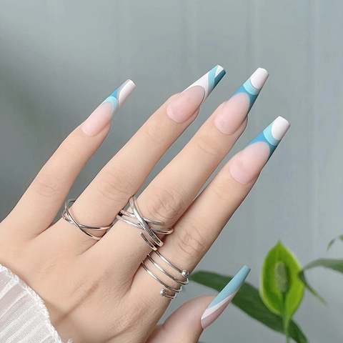 Unghie Finte Lunghe Coffin Base Rosa Linee Ondulate Blu E Bianche Design Francese Manicure Artificiale