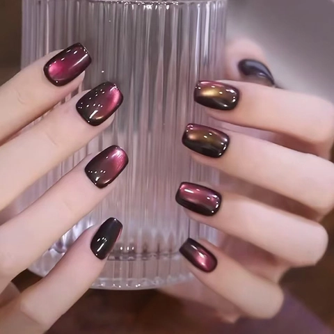 Faux Ongles Press On Courts Squoval Œil De Chat Magnétique Miroir Élégant Rouge Pourpre Amovibles Pour Femmes
