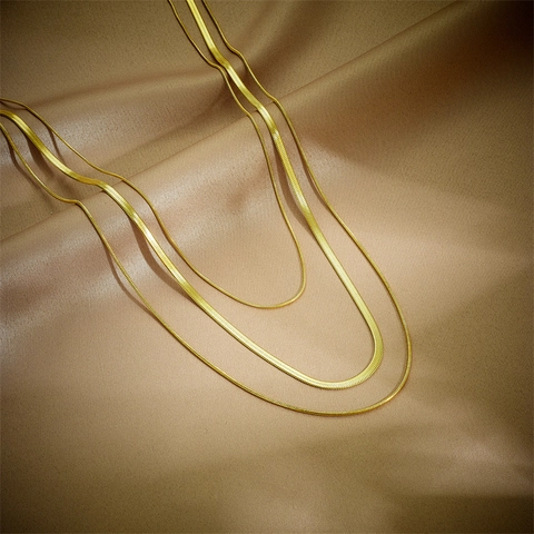 Collana a Strati in Acciaio al Titanio con Catena a Osso di Serpente per Donna Placcata in Oro Gioielli di Moda Minimalista