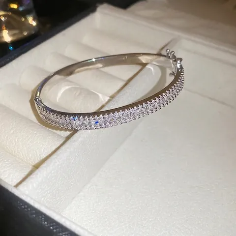 Damen Armreif Kupfer Silberfarben Mit Funkelnden Zirkon Inlays Minimalistisches Design Mit Scharnierverschluss Eleganter Schmuck