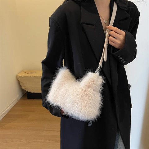 Damen Schultertasche Kunstpelz Weicher Plüsch Halbmond Umhängetasche Mit Lederriemen Winter Mode Accessoire