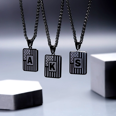 Collana Ciondolo Lettera Iniziale Acciaio Inossidabile Nero Piastrina Militare Quadrata Motivo Bandiera Americana Punk Hip Hop