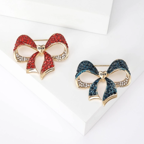 Fashion Alloy Rhinestone Bow Brooch For Women Heart Shape Love Engraved Pin Corsage Cardigan Scarf Buckle Jewelry