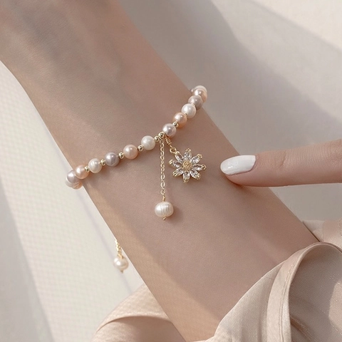 Bracelet En Perles D'eau Douce De Luxe Français Avec Pendentif Fleur En Zircon Réglable Cuivre Plaqué Or Élégant Pour Femme