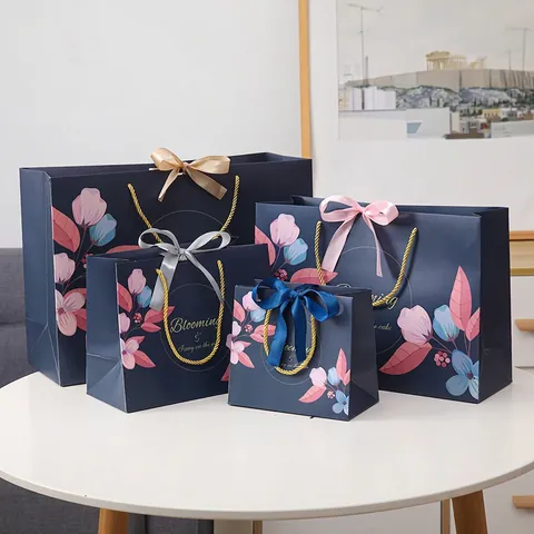 Elegant Floral Print Gift Handbags White Cardboard With Satin Ribbon Bow Gold Rope Handles For Wedding Party Valentine Day