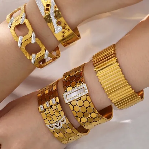 Wide Bangle Bracelet Stainless Steel Honeycomb Hollow Out Cubic Zirconia Shell Inlay Fashion Luxury Jewelry For Women