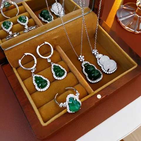 Collana Con Pendente A Zucca Vintage Elegante Nuovo Stile Cinese Rame Zircone Pietra Di Resina Verde Clavicola Donna