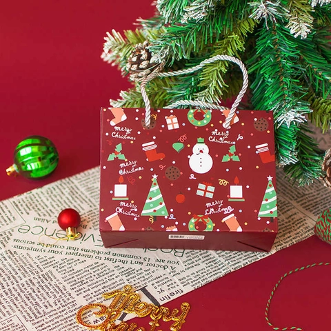 Christmas Gift Bags White Cardboard Paper With Handles Red Festive Holiday Party Favors Wrapping Cartoon Pattern