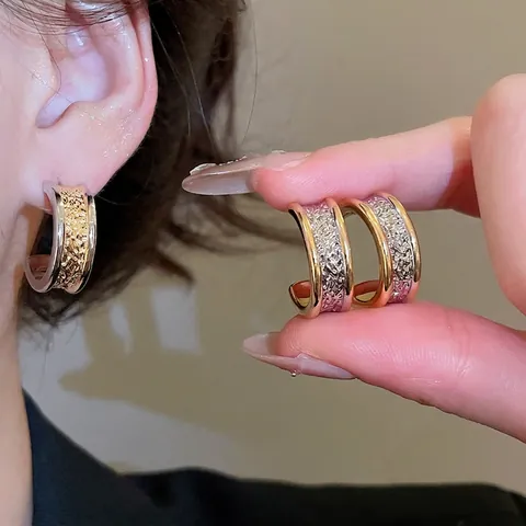 Two-Tone C-Shaped Stud Earrings 18K Gold Plated Hammered Texture Copper With 925 Sterling Silver Earring Post French Retro