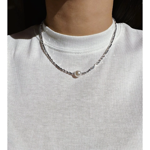 Handgefertigte Messing Künstliche Perle Anhänger Halskette Broken Silver Stil Schlüsselbeinkette Minimalistischer Schmuck Für Damen