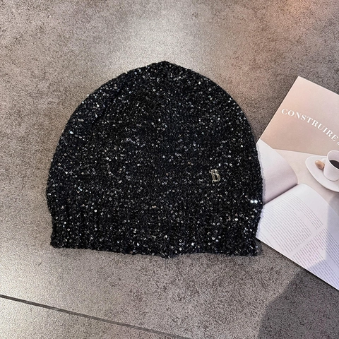 Berretto a Maglia con Paillettes Scintillanti da Donna con Decorazione Lettera B in Metallo Caldo Cappello Invernale Nero