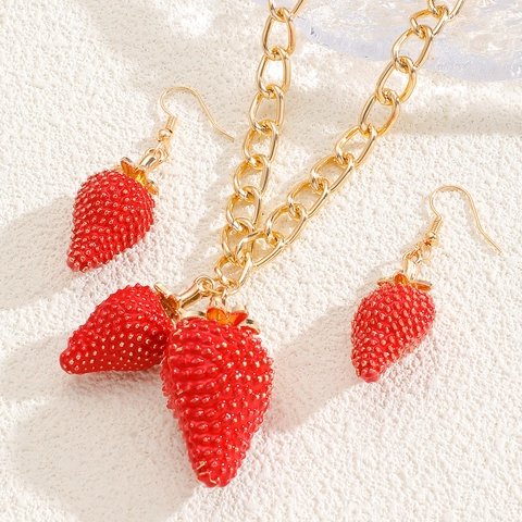 Conjunto de Joyas de Aleación de Fresa Esmaltada Colgante de Fruta Roja Collar Pendientes de Gancho Joyas Bañadas en Oro KC