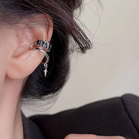 Orecchino A Clip Ear Cuff Stella A Croce In Rame Zircone Senza Buco Gemma Nera Gotico Punk Per Donna