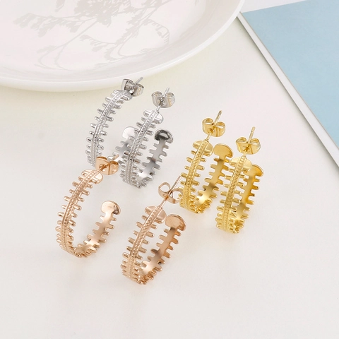 Orecchini A Cerchio A Forma Di C In Acciaio Inossidabile Lisca Di Pesce Costola Design Seghettato Industriale Minimalista Donne