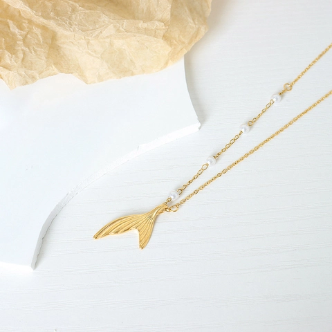 Meerjungfrauenschwanz Anhänger Halskette Titanstahl Vergoldet Mit Imitationsperle Eleganter Schmuck Für Frauen Nicht Verblassend
