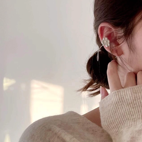 Clip De Oreja De Flor De Plata De Ley 925 Sin Perforación Minimalista Elegante Floral Ear Cuff Joyería Estilo Coreano