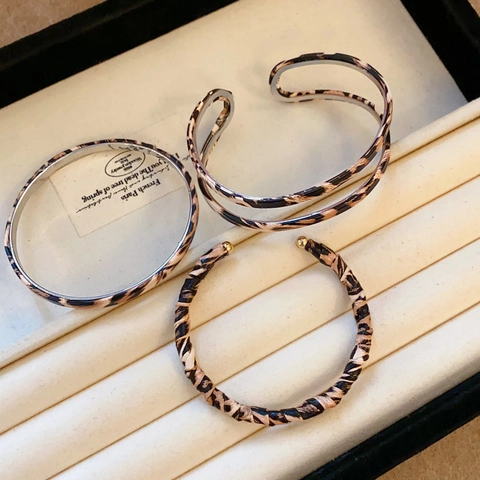 Retro Leopard Print Bangle Bracelet Alloy Faux Leather Twisted Open Cuff Ethnic Style Accessory For Women