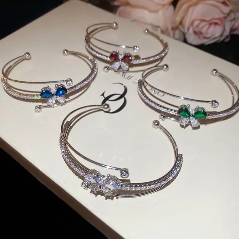 Fonkelende Vlinder Open Manchet Armband Voor Dames Koper Zirkonia Waterdruppel Meerlaagse Elegante Sieraden