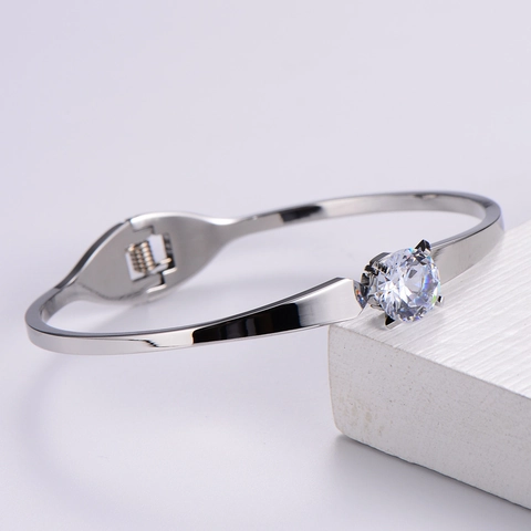 Bracciale Rigido Classico In Acciaio Inossidabile Per Donna Con Zircone Cubico Tondo Placcato Oro 18K Gioielli