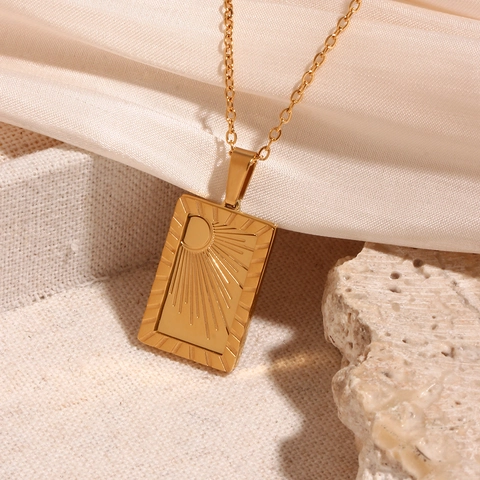 Vintage Stainless Steel 18K Gold Plated Carved Sun Plate Pendant Necklace Rectangular Sunburst Commuting Jewelry For Women