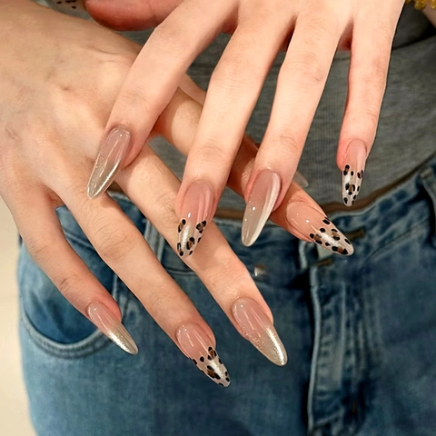 Uñas Postizas Almendra Larga Estampado Leopardo Ojo De Gato Nude Marrón ABS Brillante Moda Uñas Artificiales
