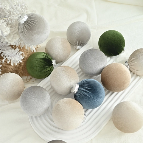 Flocked Velvet Christmas Ball Ornaments Holiday Tree Hanging Pendants For Festive Party Home Decor Luxury Style
