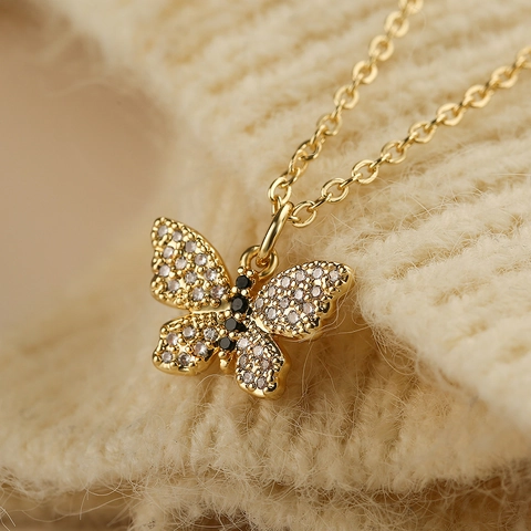 Vergulde Koperen Hanger Ketting Voor Dames Met Zirkoon Vlinder Walvisstaart Bedels Elegante Sieraden