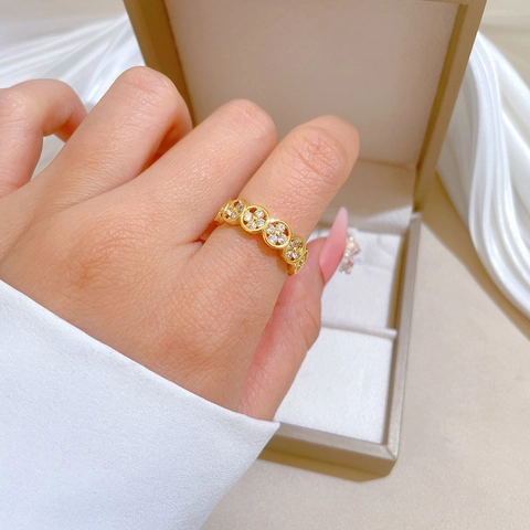 Anello Regolabile Aperto Con Fiore Svuotato Ottone Placcato Oro Con Zirconi Gioielli Eleganti Da Donna