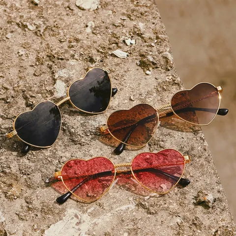 Lunettes De Soleil En Forme De Coeur Pour Femmes Mode Monture Métal Protection UV400 Verres Dégradés Style Rétro