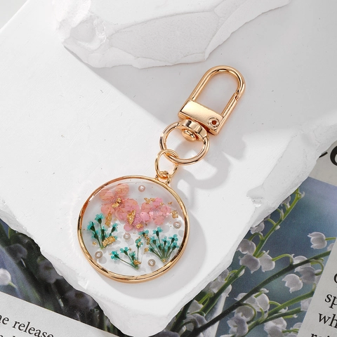 Portachiavi in Resina Fatto a Mano Con Fiori Essiccati Veri e Ciondolo Pesce Rosso in Foglia d'Oro Stile Pastorale Floreale Portachiavi Donna
