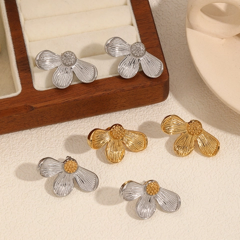 Vintage Flower Stud Earrings Stainless Steel Retro Petal Floral High-End Style For Women Light Luxury Jewelry