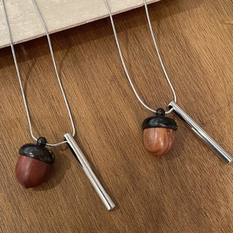 Collier À Pendentif Long Minimaliste Avec Cylindre En Cuivre Et Breloque De Gland En Bois Chaîne De Pull Pour Femmes Style Forêt