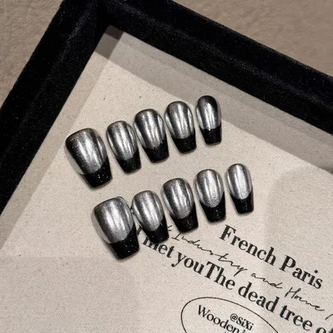 Unghie Finte Press On Metalliche Argento Nero Francese Forma Bara Gotico Scuro Stile Y2K Per Donne