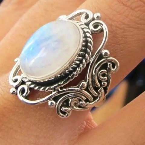 Anello Vintage Stile Bohémien Da Donna Con Finta Pietra Di Luna Intricato Design In Lega Intagliata Argento