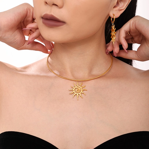 Titanium Staal 18K Verguld Zon Hanger Ketting En Oorbellen Set Voor Vrouwen Luxe Spiraal Zon Patroon Mode Sieraden