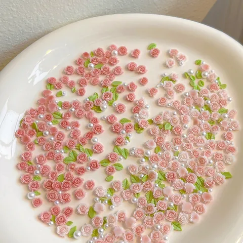 Gemischte Harz Rosenblüten Nagelkunst Anhänger 3D Blumendekoration Mit Kunstperlen Und Blättern Für DIY Maniküre