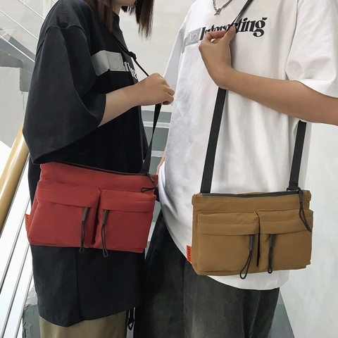 Nylon Crossbody Messenger Bag Met Dubbele Voorzakken Cargo Techwear Stijl Casual Lichtgewicht Tas Voor Dames Heren