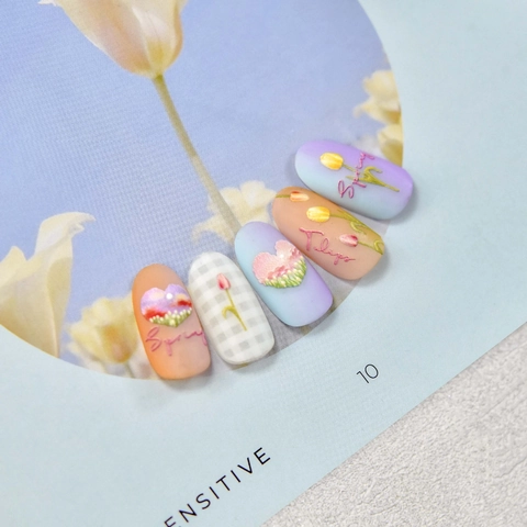 3D Geprägte Nagelkunst Aufkleber Tulpe Herz Blumenmuster Frühling Retro Stil Dünn Selbstklebend DIY Maniküre Dekoration