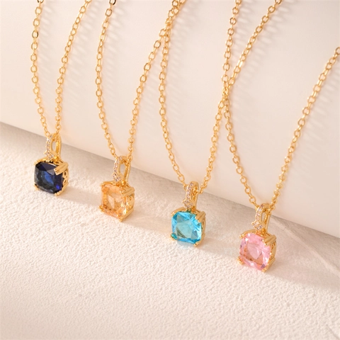 Collier Pendentif Zircon Carré Minimaliste Cuivre Plaqué Or Élégant Chaîne De Clavicule Pour Femmes Style Ins