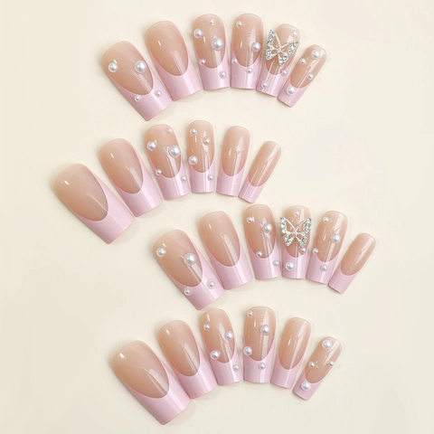 Franse Roze Press On Nagels Met Kunstparels En Zilveren Vlinderhangers Lange Doodskistvorm Afneembare Kunstnagels Voor Vrouwen