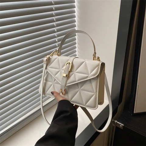 Women Quilted Crossbody Bag Geometric PU Leather Handbag Gold Buckle Chic Fashion Shoulder Purse Detachable Strap