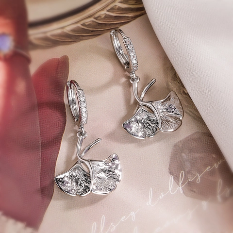 Boucles D'oreilles Pendantes En Feuille De Ginkgo Plume Cuivre Serties De Zircon Bijoux Pour Femmes Style Minimaliste