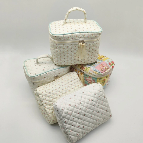 Gewatteerde Polyester Make-Up Tas Grote Capaciteit Bloemen Kers Print Toilettas Organisator Met Handvat
