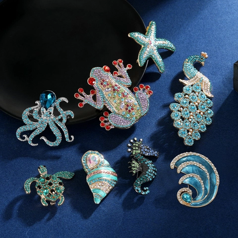 Ocean Animal Brooches Alloy Rhinestone Crystal Marine Theme Pins Sea Star Octopus Turtle Seahorse Shell Peacock Jewelry