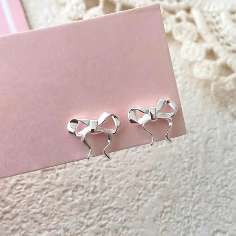 Boucles d'Oreilles Clous Nœud en Argent Fin S999 pour Femmes Design Ruban Élégant Bijoux Polis Style Frais Sucré