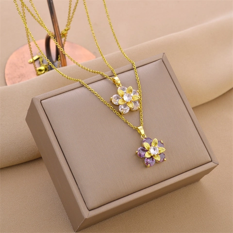 Light Luxury Stainless Steel Flower Pendant Necklace With Zirconia Gold Plated Clavicle Chain Fashion Jewelry For Women Gift