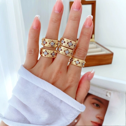 Vintage Royal Style Jewelry 18K Gold Plated Copper Brushed Star Pattern Rhinestone Open Bangle Bracelet And Adjustable Ring
