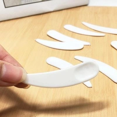 Cosmetic Cream Spoon Mask Applicator Plastic Curved Crescent Shape Beauty Skin Care Tool White