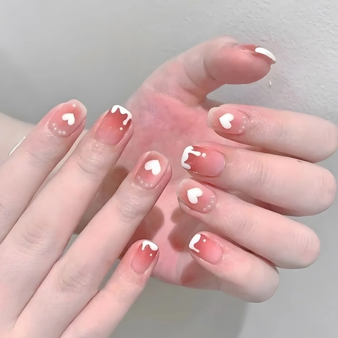 Unghie Finte Motivo Cuore Sfumatura Rosa Decorazione Künstliche Perle Goccia Di Crema Plastica Corto Tondo Donna