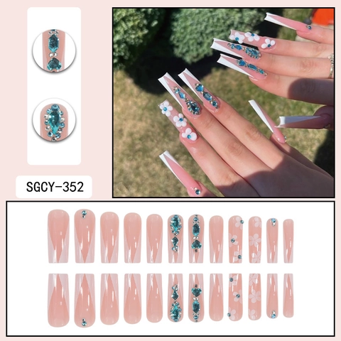 Unghie Finte Press On French Tip Forma Bara Lunga Con Fiore Bianco 3D Strass Blu Plastica ABS Moda Donna
